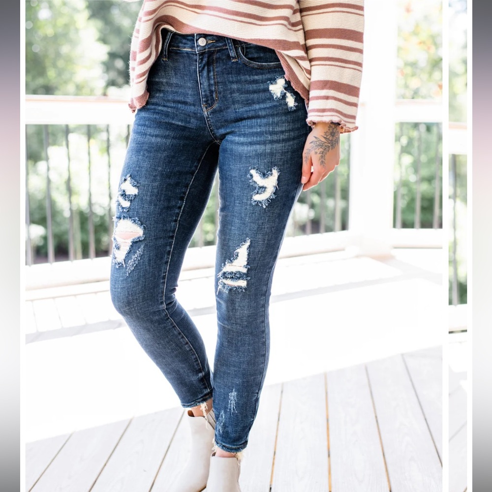 Judy Blue Medium Blue Ripped Skinny Jeans
